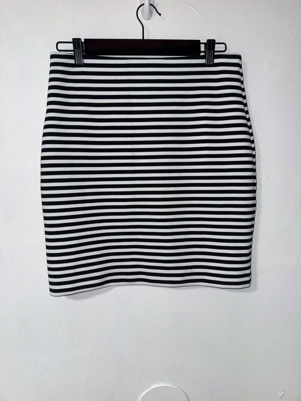 LOFT Black and White Striped Pencil Skirt Size 4